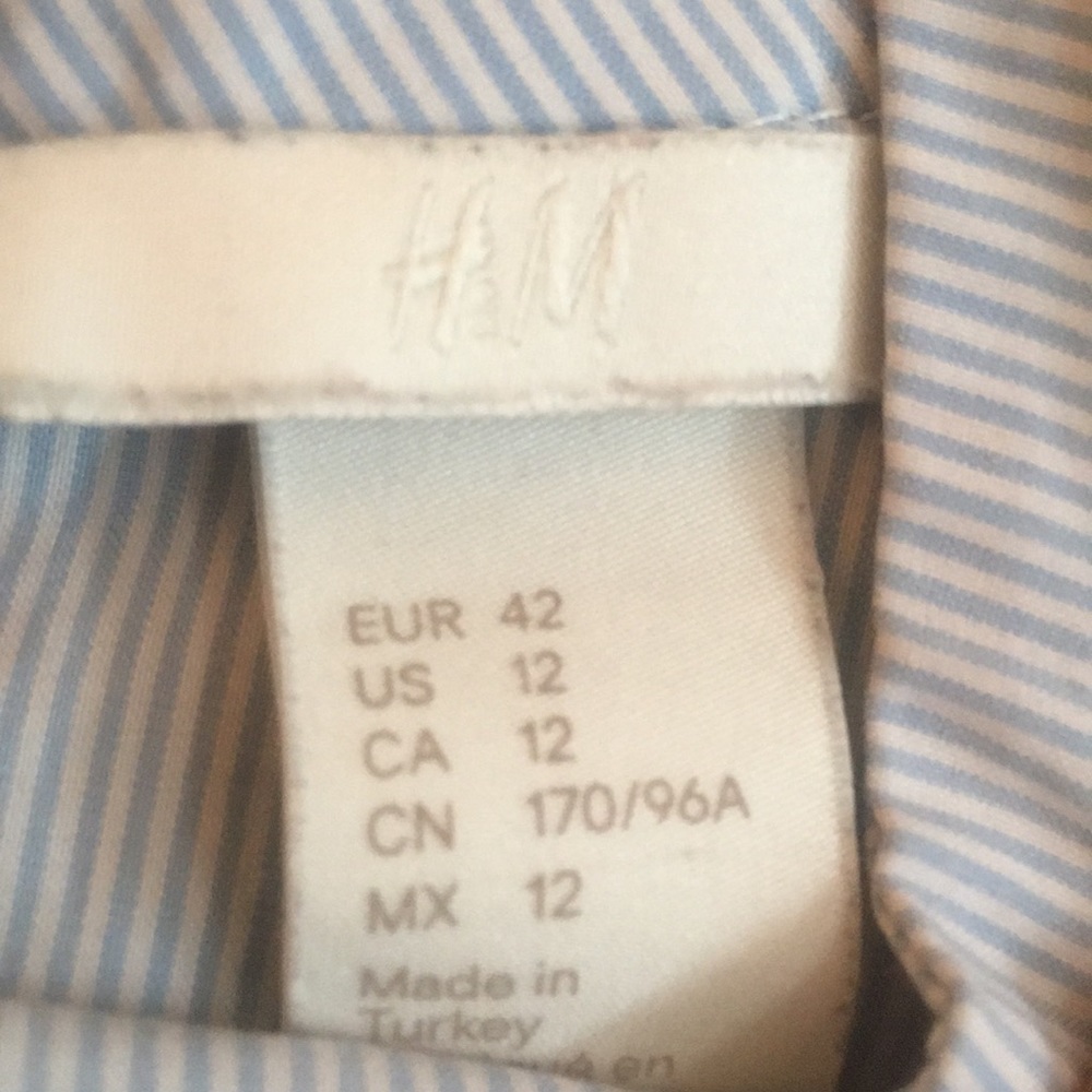 H&M Reverse Button Up Blouse - Picture 4 of 4
